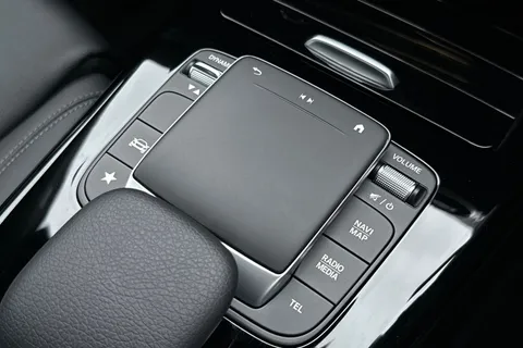 BW21KNG Mercedes-Benz A Class 1.3 A180 Sport 7G-DCT Euro 6 (s/s) 4dr Thumbnail #45