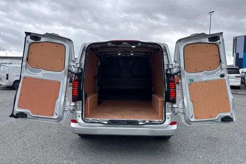 DG75BXO Volkswagen Transporter 2.0 TDI 110 Commerce Pro Van Thumbnail #7