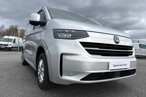 DG75BXO Volkswagen Transporter 2.0 TDI 110 Commerce Pro Van Thumbnail #9