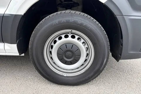 PN75NBL Volkswagen Crafter 2.0 TDI 140PS Commerce Business Pack High Roof Van Thumbnail #10