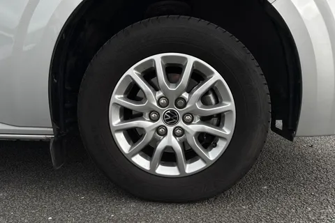 DG75BXO Volkswagen Transporter 2.0 TDI 110 Commerce Pro Van Thumbnail #10