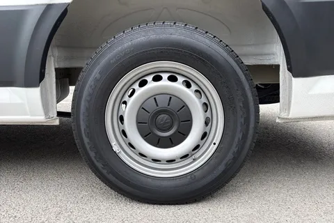 PN75NBL Volkswagen Crafter 2.0 TDI 140PS Commerce Business Pack High Roof Van Thumbnail #12