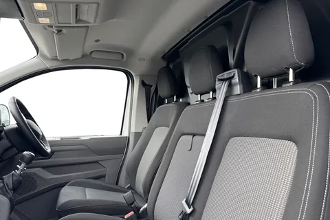 DG75BXO Volkswagen Transporter 2.0 TDI 110 Commerce Pro Van Thumbnail #16