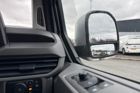 DG75BXO Volkswagen Transporter 2.0 TDI 110 Commerce Pro Van Thumbnail #21