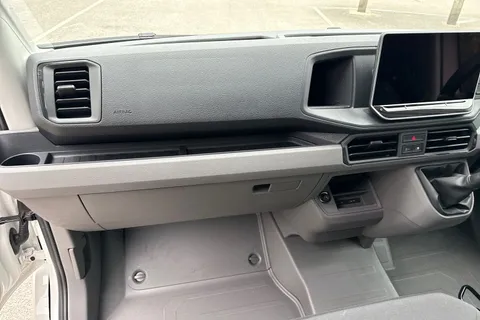 PN75NBL Volkswagen Crafter 2.0 TDI 140PS Commerce Business Pack High Roof Van Thumbnail #20