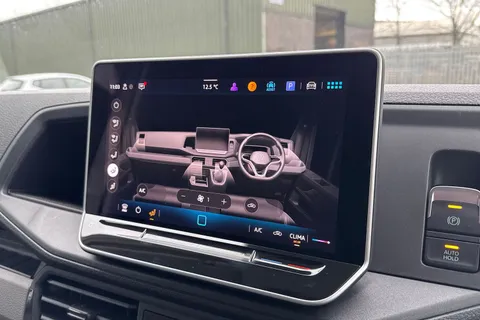 PN75NBL Volkswagen Crafter 2.0 TDI 140PS Commerce Business Pack High Roof Van Thumbnail #22