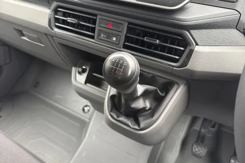 PN75NBL Volkswagen Crafter 2.0 TDI 140PS Commerce Business Pack High Roof Van Thumbnail #23