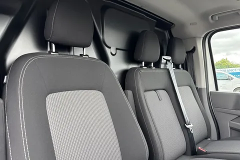 DG75BXO Volkswagen Transporter 2.0 TDI 110 Commerce Pro Van Thumbnail #24