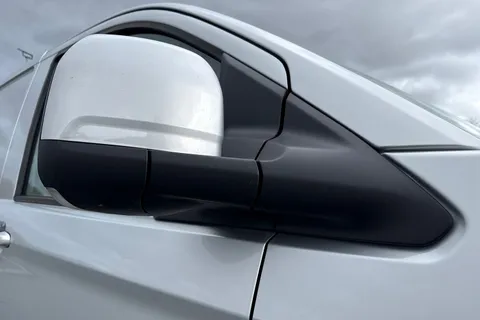 DG75BXO Volkswagen Transporter 2.0 TDI 110 Commerce Pro Van Thumbnail #26