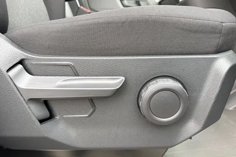 PN75NBL Volkswagen Crafter 2.0 TDI 140PS Commerce Business Pack High Roof Van Thumbnail #25