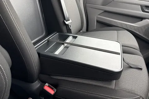 DG75BXO Volkswagen Transporter 2.0 TDI 110 Commerce Pro Van Thumbnail #33