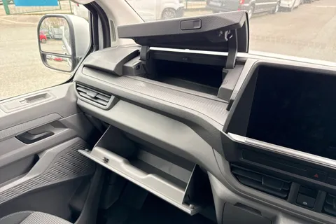 DG75BXO Volkswagen Transporter 2.0 TDI 110 Commerce Pro Van Thumbnail #34