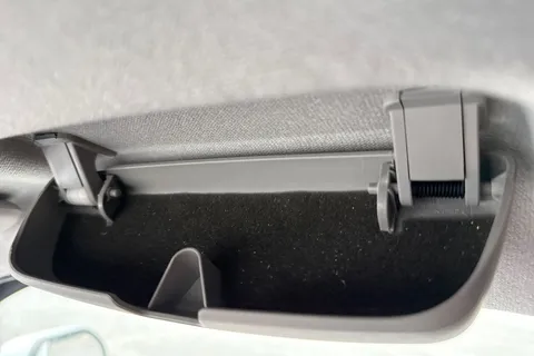 DG75BXO Volkswagen Transporter 2.0 TDI 110 Commerce Pro Van Thumbnail #37