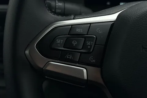 DG75BXO Volkswagen Transporter 2.0 TDI 110 Commerce Pro Van Thumbnail #42