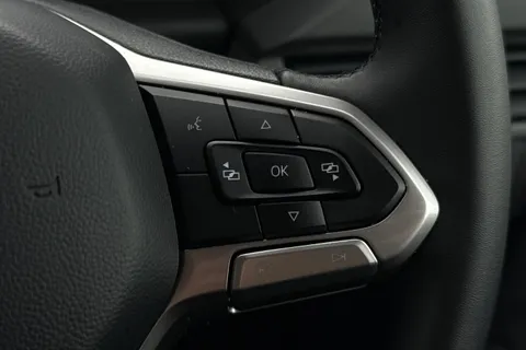 DG75BXO Volkswagen Transporter 2.0 TDI 110 Commerce Pro Van Thumbnail #43