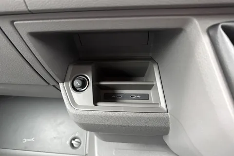 PN75NBL Volkswagen Crafter 2.0 TDI 140PS Commerce Business Pack High Roof Van Thumbnail #41