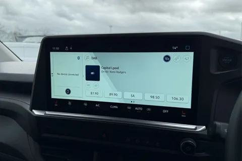 DG75BXO Volkswagen Transporter 2.0 TDI 110 Commerce Pro Van Thumbnail #47