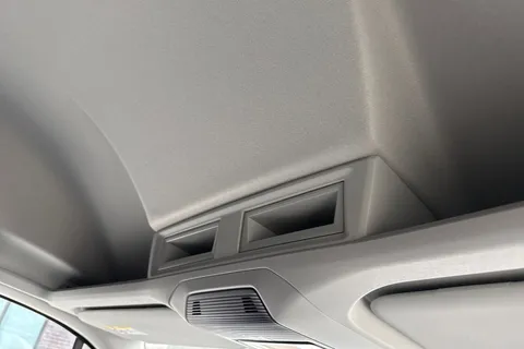 PN75NBL Volkswagen Crafter 2.0 TDI 140PS Commerce Business Pack High Roof Van Thumbnail #46