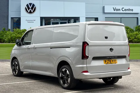 PJ75YTZ Volkswagen Transporter 2.0 TDI 110 Commerce Pro Van Thumbnail #3