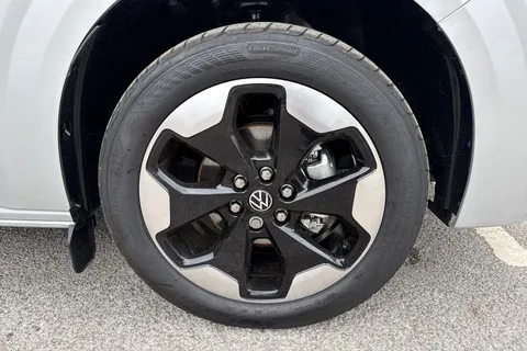 PJ75YTZ Volkswagen Transporter 2.0 TDI 110 Commerce Pro Van Thumbnail #10