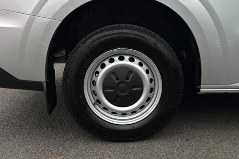 13 of 64 for VOLKSWAGEN TRANSPORTER 100kW 65kWh Commerce Plus Van Auto