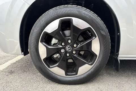 PJ75YTZ Volkswagen Transporter 2.0 TDI 110 Commerce Pro Van Thumbnail #13