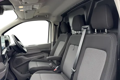 16 of 64 for VOLKSWAGEN TRANSPORTER 100kW 65kWh Commerce Plus Van Auto