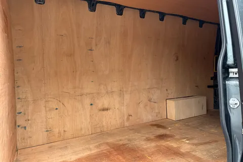 PK74EBG Volkswagen Crafter 2.0 TDI 140PS Commerce Plus High Roof Van Auto Thumbnail #19