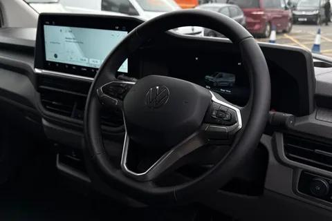 18 of 64 for VOLKSWAGEN TRANSPORTER 100kW 65kWh Commerce Plus Van Auto