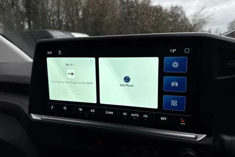 PJ75YTZ Volkswagen Transporter 2.0 TDI 110 Commerce Pro Van Thumbnail #17