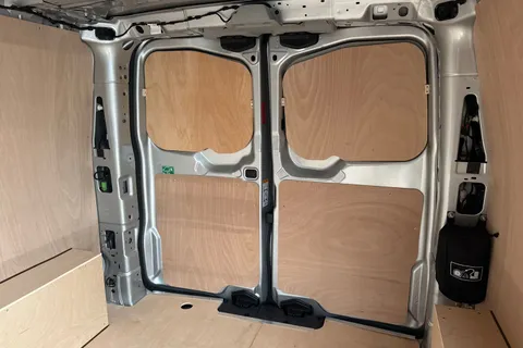 19 of 64 for VOLKSWAGEN TRANSPORTER 100kW 65kWh Commerce Plus Van Auto