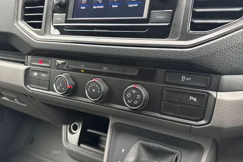 PK74EBG Volkswagen Crafter 2.0 TDI 140PS Commerce Plus High Roof Van Auto Thumbnail #22