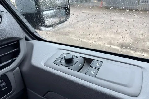 PJ75YTZ Volkswagen Transporter 2.0 TDI 110 Commerce Pro Van Thumbnail #21