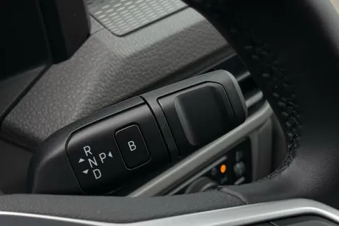 23 of 64 for VOLKSWAGEN TRANSPORTER 100kW 65kWh Commerce Plus Van Auto