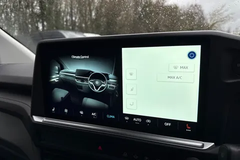 PJ75YTZ Volkswagen Transporter 2.0 TDI 110 Commerce Pro Van Thumbnail #22