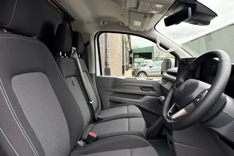 PJ75YTZ Volkswagen Transporter 2.0 TDI 110 Commerce Pro Van Thumbnail #24