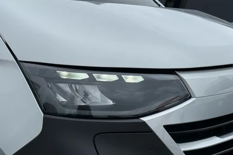 28 of 64 for VOLKSWAGEN TRANSPORTER 100kW 65kWh Commerce Plus Van Auto