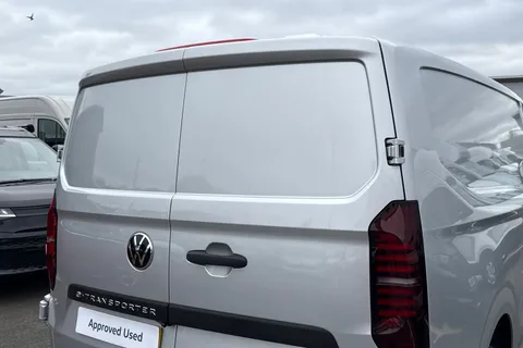 34 of 64 for VOLKSWAGEN TRANSPORTER 100kW 65kWh Commerce Plus Van Auto