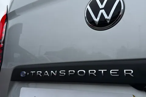 37 of 64 for VOLKSWAGEN TRANSPORTER 100kW 65kWh Commerce Plus Van Auto