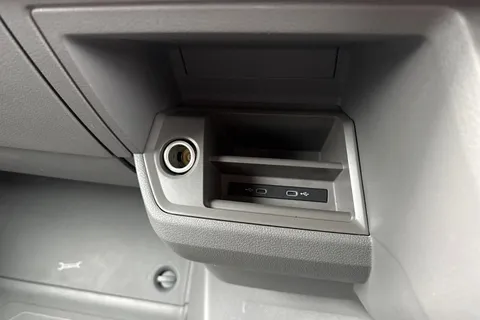 PK74EBG Volkswagen Crafter 2.0 TDI 140PS Commerce Plus High Roof Van Auto Thumbnail #38