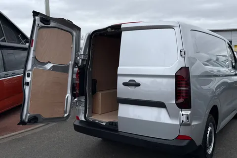 41 of 64 for VOLKSWAGEN TRANSPORTER 100kW 65kWh Commerce Plus Van Auto