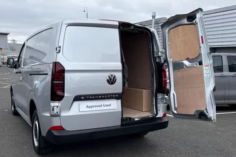 43 of 64 for VOLKSWAGEN TRANSPORTER 100kW 65kWh Commerce Plus Van Auto