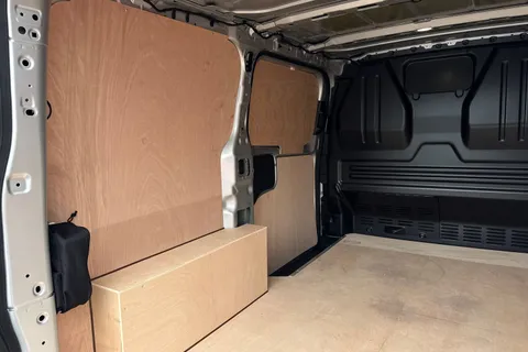 44 of 64 for VOLKSWAGEN TRANSPORTER 100kW 65kWh Commerce Plus Van Auto