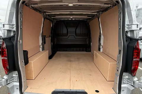 45 of 64 for VOLKSWAGEN TRANSPORTER 100kW 65kWh Commerce Plus Van Auto