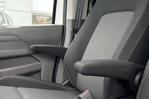 57 of 64 for VOLKSWAGEN TRANSPORTER 100kW 65kWh Commerce Plus Van Auto