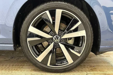 KY25CZW Volkswagen Golf 1.5 TSI Match⭐Winter pack,18' Catania alloy, Light & Sight, LED matrix Ligh Thumbnail #6