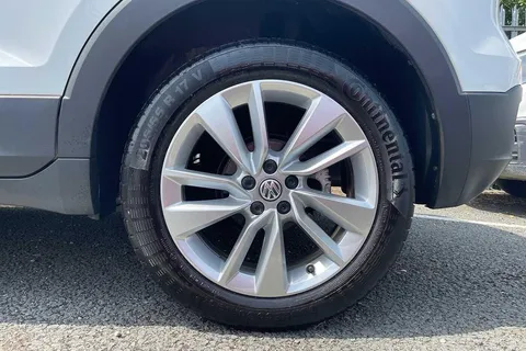 CW19EBK Volkswagen T-Cross 1.0 TSI (115ps) SE Hatchback ⭐Park sensers front and rear⭐ Thumbnail #7