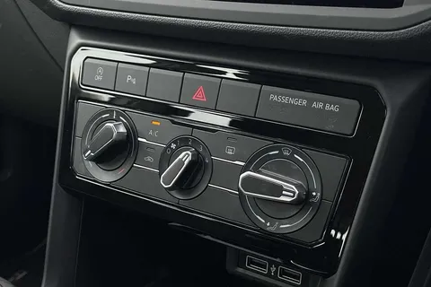 CW19EBK Volkswagen T-Cross 1.0 TSI (115ps) SE Hatchback ⭐Park sensers front and rear⭐ Thumbnail #20