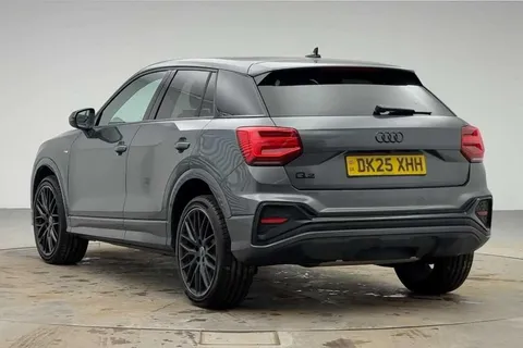 DK25XHH Audi Q2 Black Edition 35 TFSI  150 PS S tronic Thumbnail #3