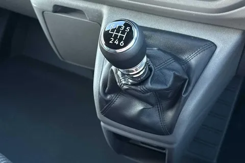 KY25PVD Volkswagen Transporter 2.0 TDI 150 Commerce Plus Van Thumbnail #19